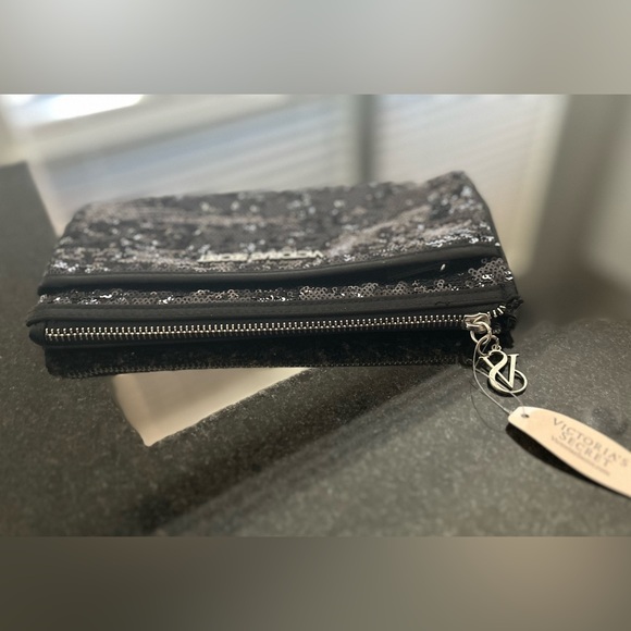 NWT Limited Edition Victoria Secret Sequin Clutch - Picture 5 of 8